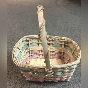 Vintage White Pink Blue Woven Wicker Easter Basket 8” x 6.5” x 9.5”